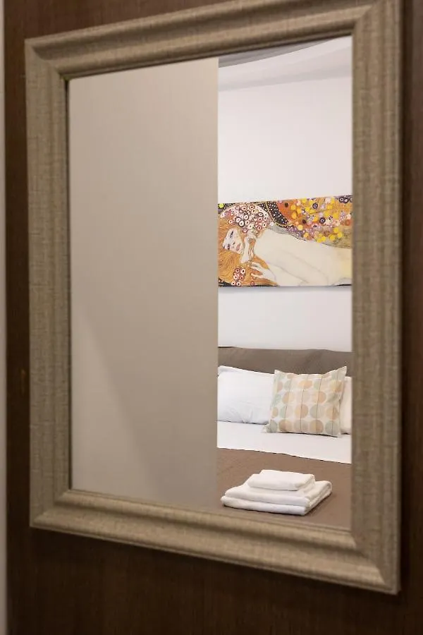 Maison Maneli Rome