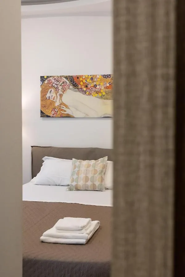 Maison Maneli Rome